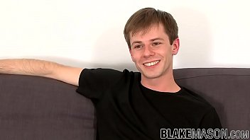 British Gay Dude Jerking Off His Big Cock Until Cumming free video