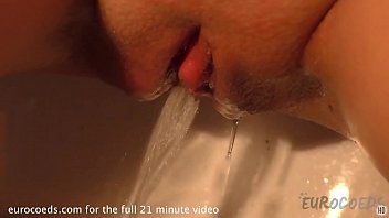 20Yo Maria Using A Dildo To Tiny Orgasm And Peeing free video